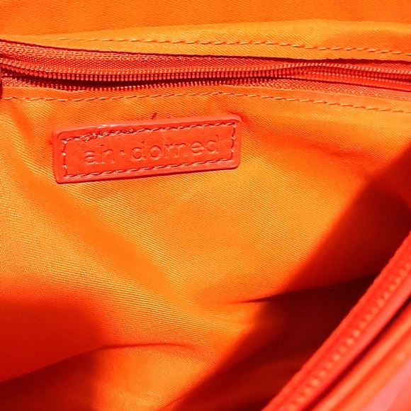 NWT Ahdorned Orange Purse. Comes with strap. 11 x 7 inches - Picture 4 of 6